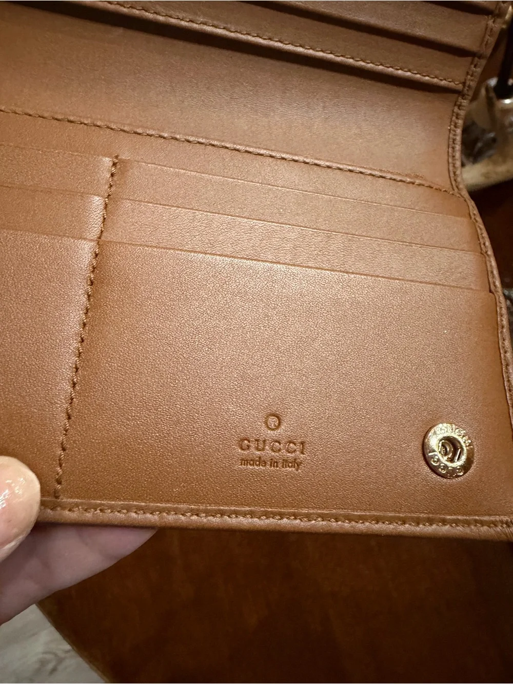 Gucci Emblem Long Wallet - Picture 6 of 6